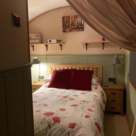 Brook The Shepherd Hut Saltash Bagian luar foto