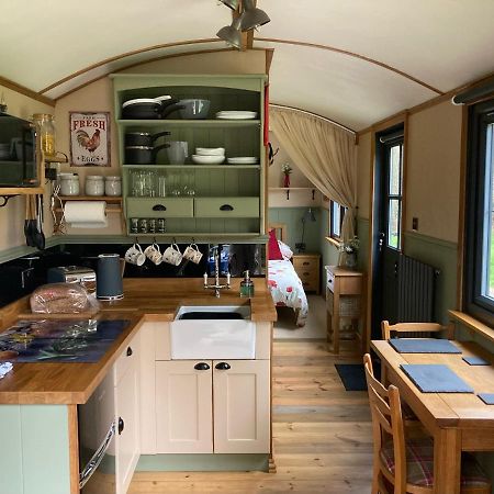 Brook The Shepherd Hut Saltash Bagian luar foto