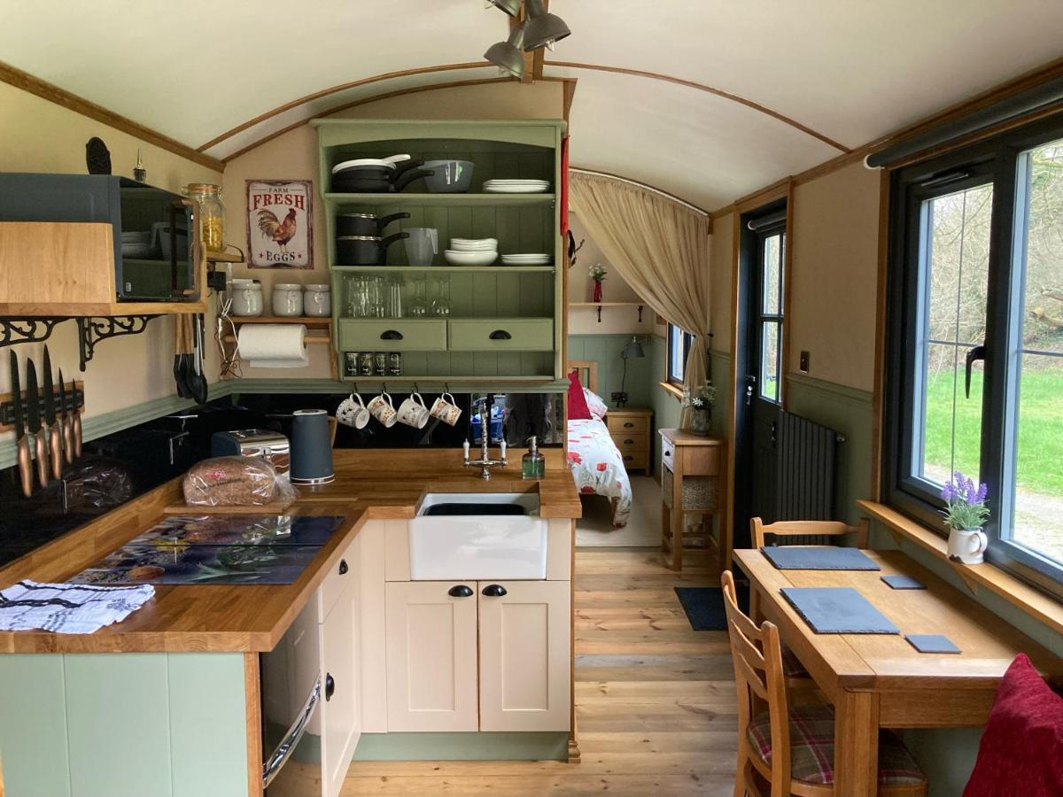 Brook The Shepherd Hut Saltash Bagian luar foto